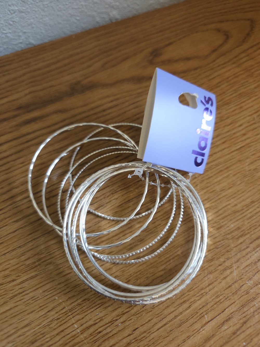 4/$10 NWT Girls Claire's Silver Tone Multi-Textured Bangle Bracelet Set